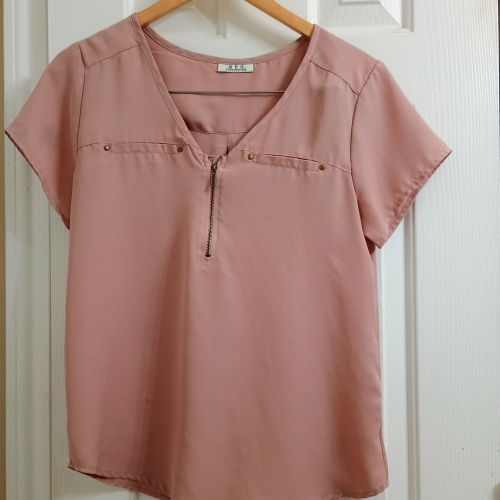 Blush Pink V-Neck Blouse with Short Sleeves